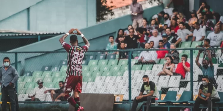 Com 2º tempo espetacular, Fluminense-PI aproveita detalhe e abre vantagem