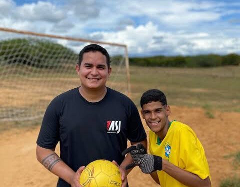 Luva de Pedreiro acusa empresário de ter roubado sua conta no TikTok