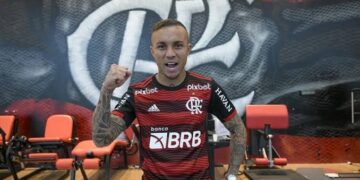 Flamengo anuncia a contratação de Everton Cebolinha