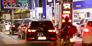 Gasolina já pode ser encontrada a R$ 5,99 em Teresina