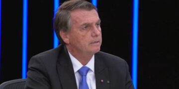 Bolsonaro confirma ida a debate da Band neste domingo (28)