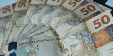 Bolsonaro sanciona lei que libera empréstimo de até R$ 4.500 para MEI