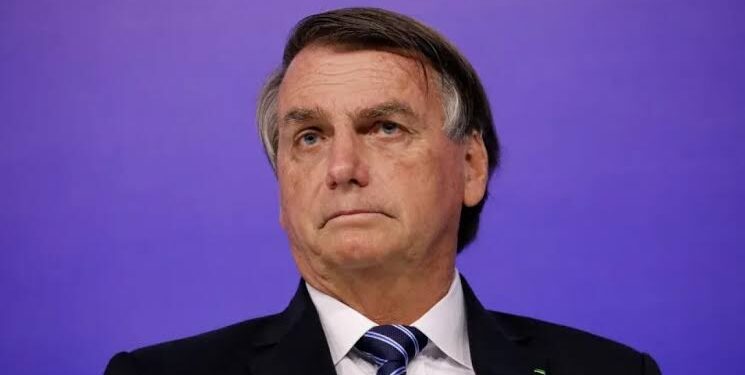 Bolsonaro prepara viagem para acompanhar velório da rainha Elizabeth II