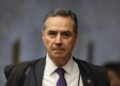 Ministro Luís Roberto Barroso suspende piso salarial da enfermagem