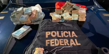 Homem é preso pela PF com R$ 360 mil em carro no bairro Horto