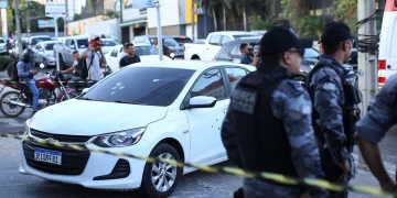 Homem baleado na frente do Restaurante Facheiro morre no HUT