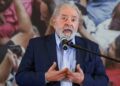 Lula chora ao falar de fome e prostituição infantil