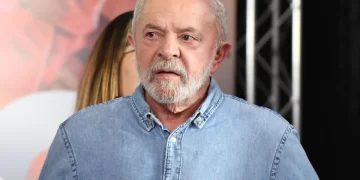 “Hoje é o dia mais importante da minha vida”, diz Lula após votar