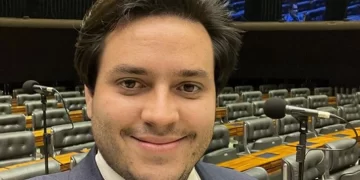 Prefeito Pompilim pede afastamento e vereador assumirá o cargo