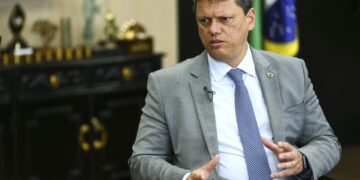 Tarcísio de Freitas é eleito novo governador de São Paulo