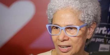 Regina Sousa assina decreto e obriga uso de máscaras em locais fechados