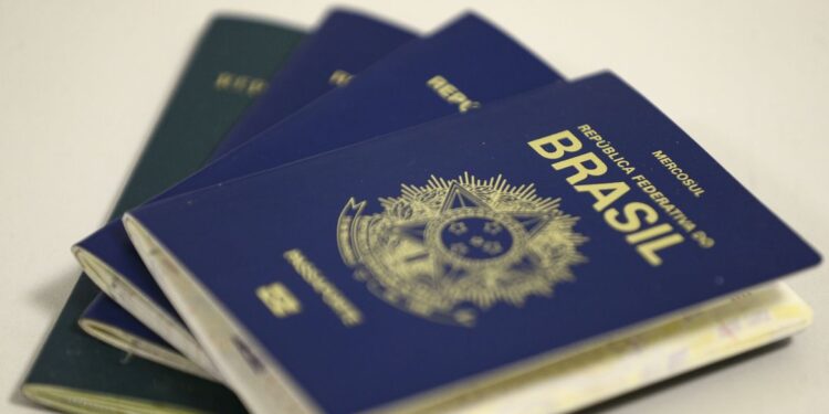 Polícia Federal suspende emissões de passaportes por falta de orçamento