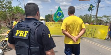 Todas rodovias federais do país estão livres de bloqueios, diz PRF