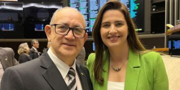 Deputados aprovam projeto que torna pedofilia crime hediondo