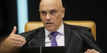 Moraes manda bloquear contas de pessoas que financiaram atos antidemocráticos