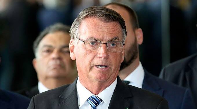 Em vídeo, Bolsonaro pede que manifestantes parem de obstruir rodovias do país