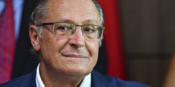 Alckmin contraria Lula e diz que reformas não serão desfeitas