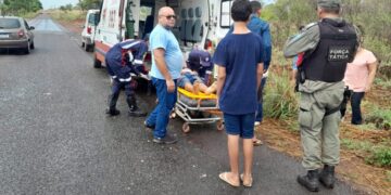 Motorista perde controle de veículo e capota em José de Freitas