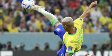 Richarlison marca duas vezes e garante vitória do Brasil contra Sérvia