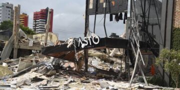 Funcionários de restaurantes atingidos por explosão entram em férias coletivas