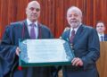 Lula é diplomado pelo TSE, chora e diz que povo reconquistou a democracia