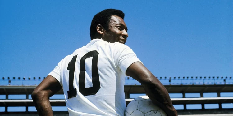 Em homenagem a Pelé, Conmebol propõe mudança de escudo da seleção