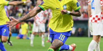 Pelé manda mensagem para Neymar: “continue nos inspirando”
