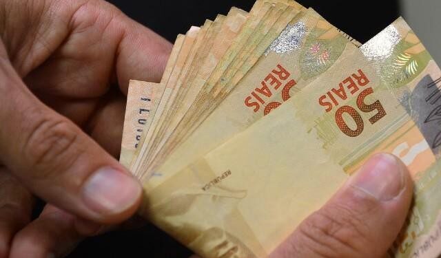 Salário mínimo será de R$ 1.302 a partir de 1º de janeiro