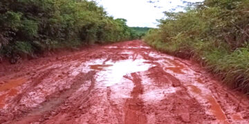 Estrada da Meruoca é transformada em lamaçal e fica intrafegável após chuvas