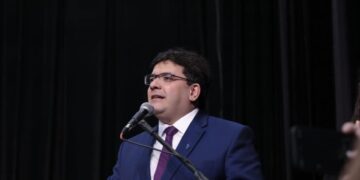 Rafael Fonteles afirma que Piauí vai aderir novo piso nacional dos professores
