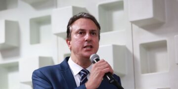 MEC anuncia reajuste e piso salarial dos professores sobe para R$ 4.4 mil