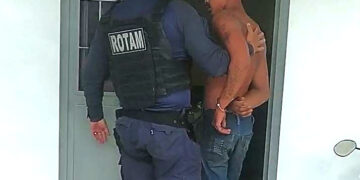 Homem é preso em José de Freitas, acusado de agredir e roubar um idoso