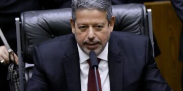 Arthur Lira é reeleito presidente da Câmara dos Deputados