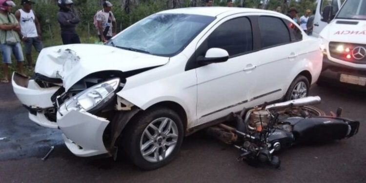 Vigia morre após colisão entre carro e moto na PI – 366 em José de Freitas