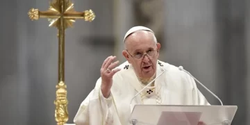 Papa Francisco é hospitalizado com infecção respiratória