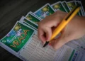 Mega-Sena acumula e premiação chega a R$ 75 milhões