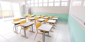 Após reajuste, salário de professor de Teresina chega a R$ 10 mil