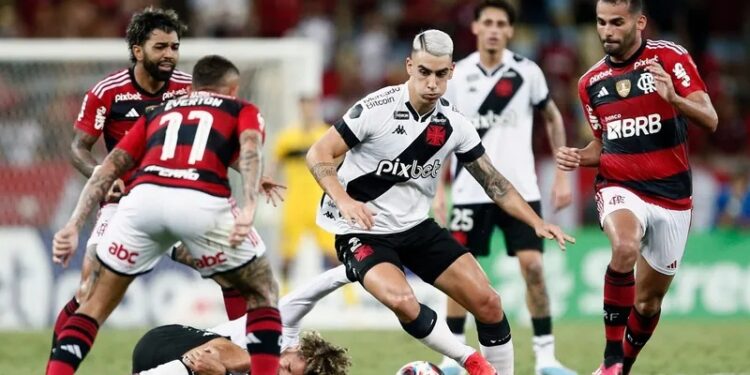 Em jogaço de 5 gols, Flamengo vence Vasco e Vitor Pereira respira