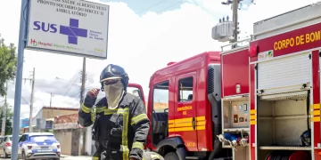 Incêndio atinge Hospital do Dirceu II na zona sudeste de Teresina