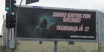Moradores colocam outdoor pedindo por mais segurança no bairro Ilhotas, em Teresina
