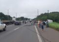 Idoso bate carro em poste, que cai e mata motociclista na BR-343, em Teresina