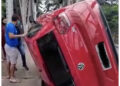 Motorista perde controle da direção e tomba carro na Ponte Metálica