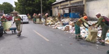 Após pagamento, chega ao fim a greve dos garis em Teresina