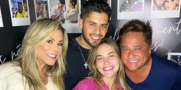 Virginia dá avião de presente de aniversário para Zé Felipe