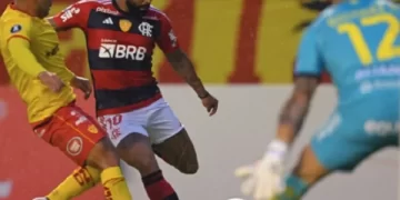 De virada, Flamengo é derrotado na estreia da Libertadores