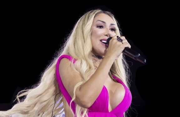 Cantora Taty Girl sofre acidente a caminho de show