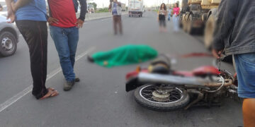 Mototaxista morre após colidir em caminhão na BR-316 em Teresina