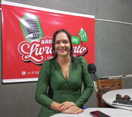Castro Neto se antecipa ao PT e anuncia ex-vereadora do partido como pré-candidata a prefeita de José de Freitas