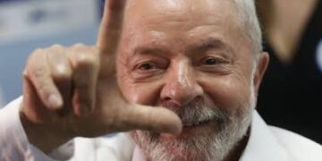 Lula sanciona verba para piso da enfermagem nesta sexta, diz Planalto