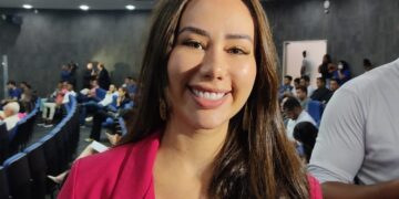 Fernanda Gomes declara oposição a Dr. Pessoa após exoneração de Ênio Portela